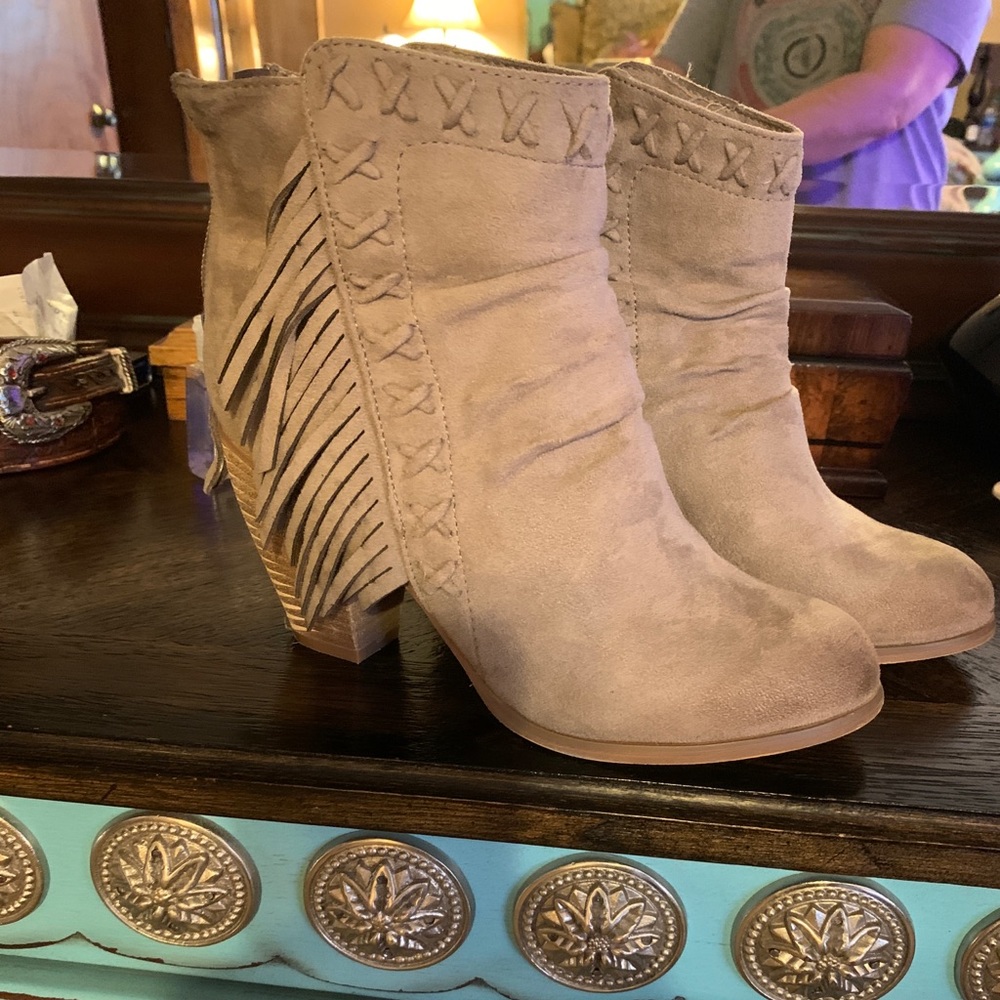 Western look Not Rated brand booties